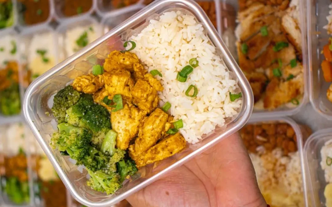 Jak zbudować masę mięśniową? Trening i dieta
