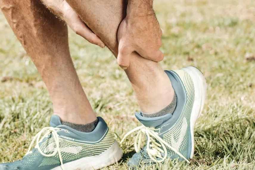 Zerwanie ścięgna Achillesa – objawy, diagnostyka, leczenie i rehabilitacja